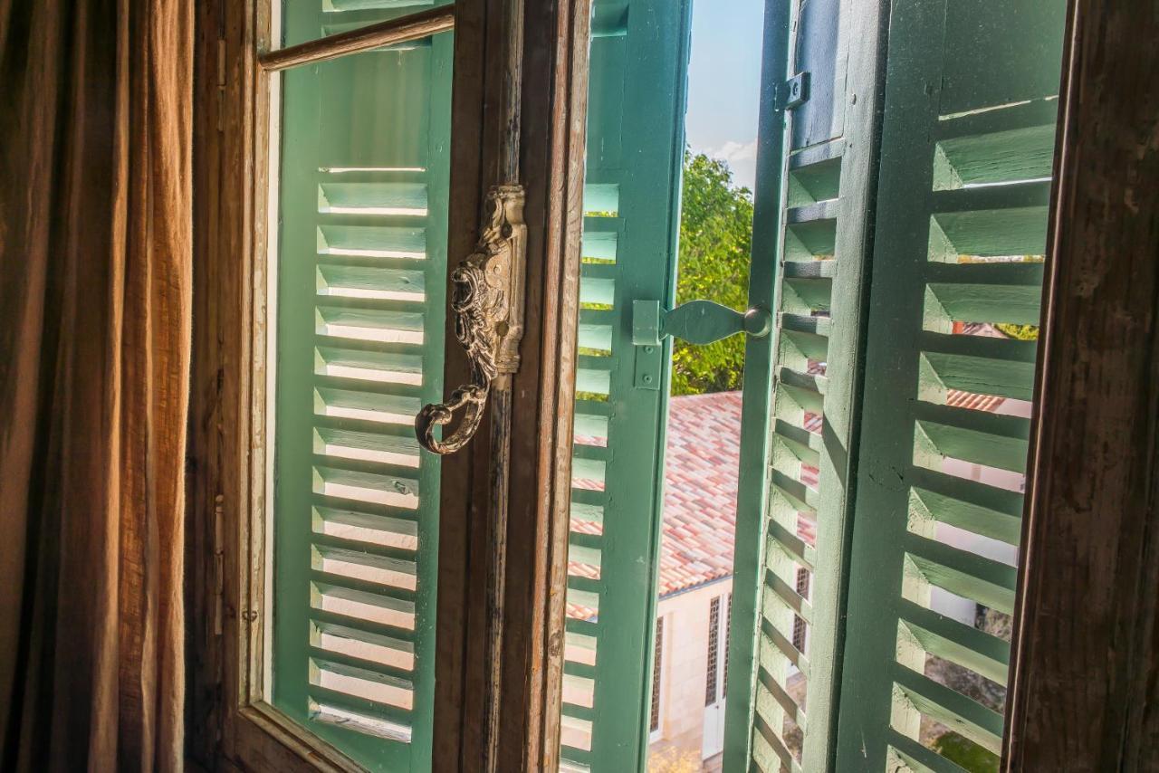 Le Lanternon Hotel Saint-Martin-de-Ré Екстериор снимка